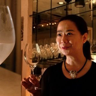 ワインバー：しろ 城下久美